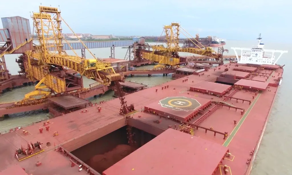 Iron ore dry bulk loading